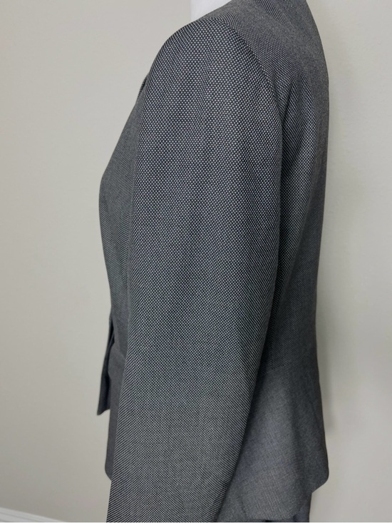 Ann Taylor 2 piece business professional Gray Skirt Suit Size 10 NWT - Picture 3 of 14